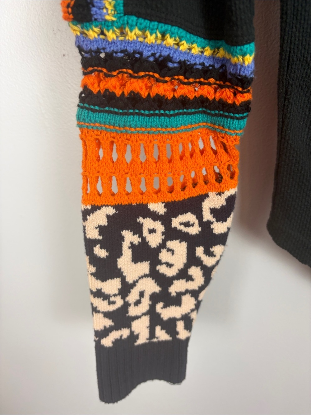 Free People Mock Neck Sweater XS Black Crochet Sleeve Leopard Cuffs Boho - Picture 8 of 12